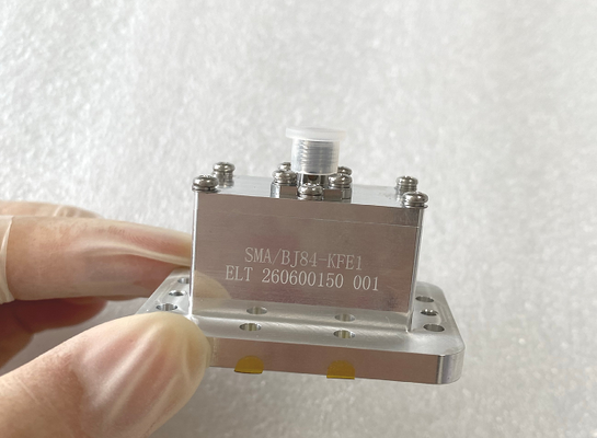 Adapter falowodu na koncentryczny z portem falowodu WR112 (BJ84) na adapter żeński SMA Częstotliwość końcowa łącza 6,57 GHz ~ 9,99 GHz